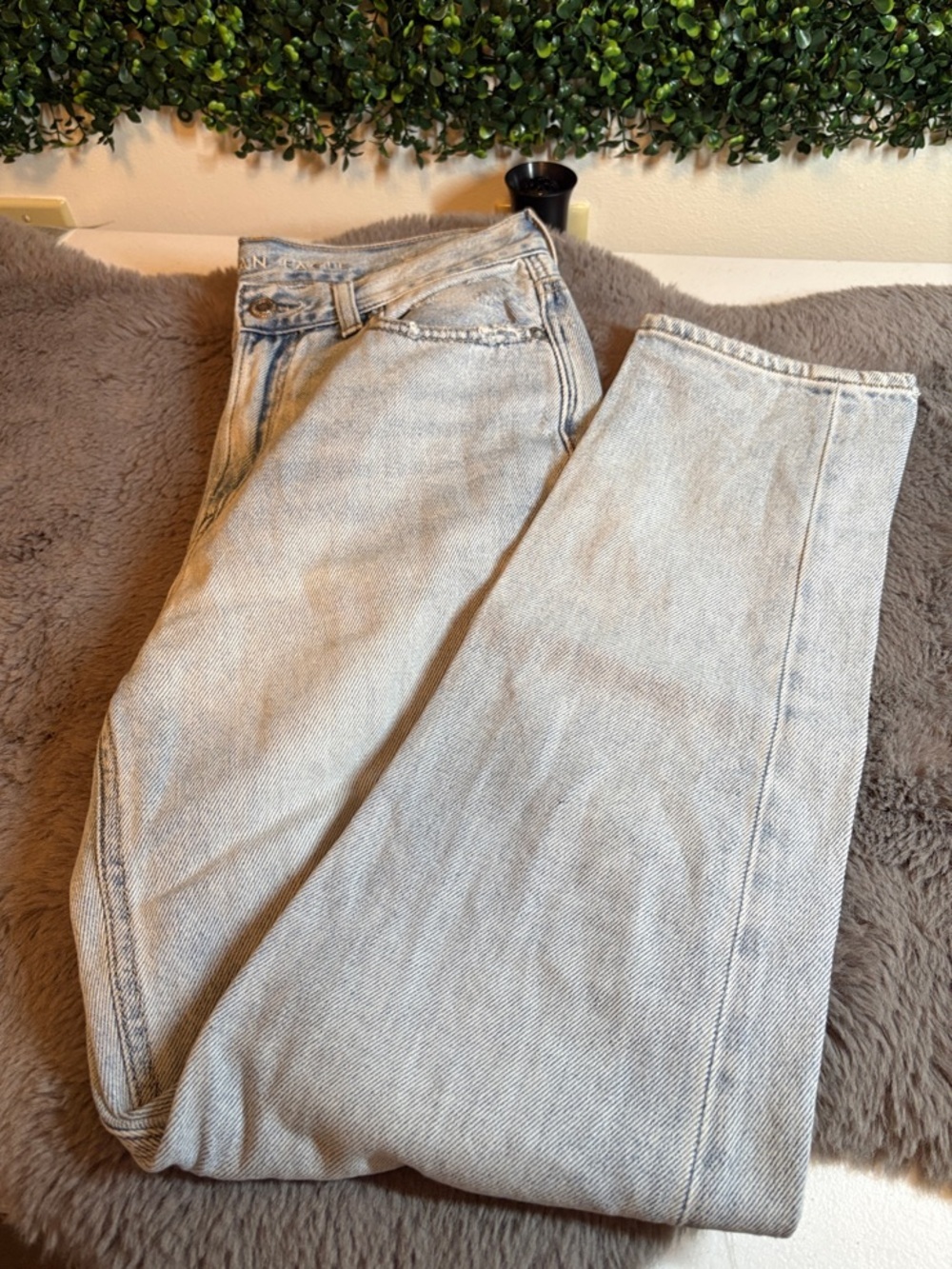 American Eagle Pale Blue Mom Jeans Size 4
